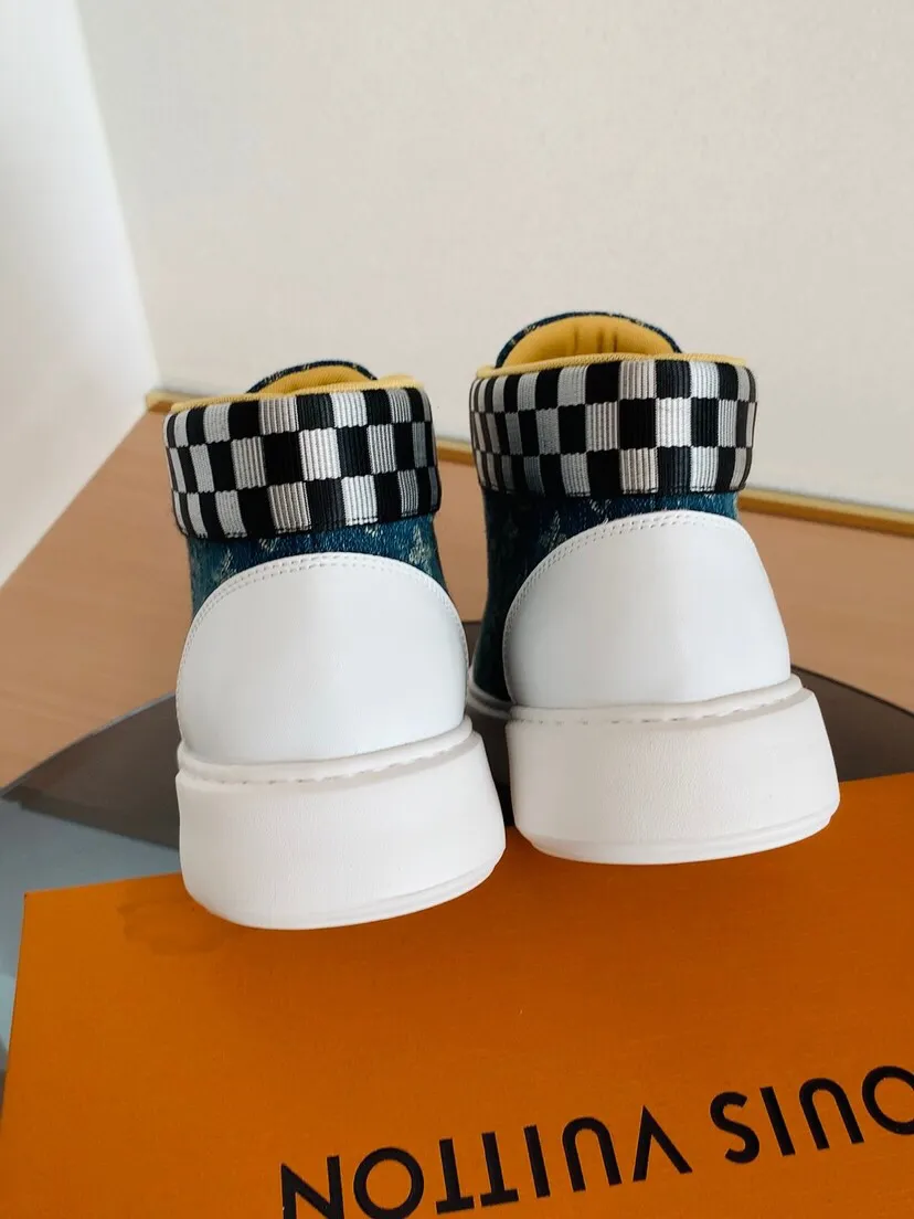 Factory price 440. [LV] Louis Vuitton's new high-top men's genuine leather casual shoes, foamed light sole. The highest version on the market, any comparison is welcome🆚! The original leather has excellent texture and is super high-end! Fetal sheep net lining imported from Italy, removable pad! Luxurious materials and fine workmanship, highly recommended! Code number: 38-44